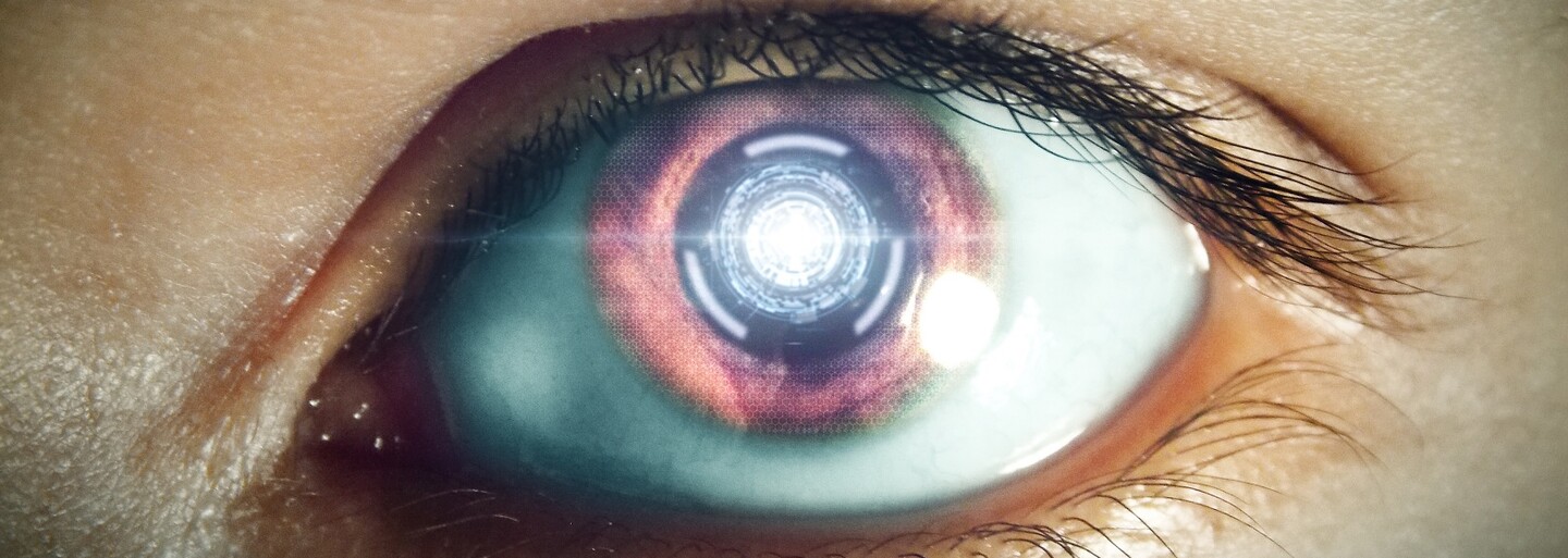 Keď sa zo sci-fi stane realita. Bionické oko už čoskoro vráti zrak slepému človeku