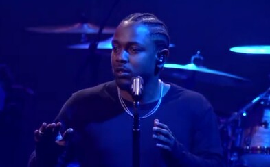 Kendrick Lamar předvedl i pro něj nadprůměrné vystoupení se skladbami z posledního alba Kendrick Lamar předvedl i pro něj nadprůměrné vystoupení se skladbami z posledního alba