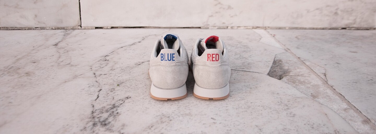 Kendrick Lamar s novými teniskami Reebok Classic. Prečo je jedna modrá a druhá červená?