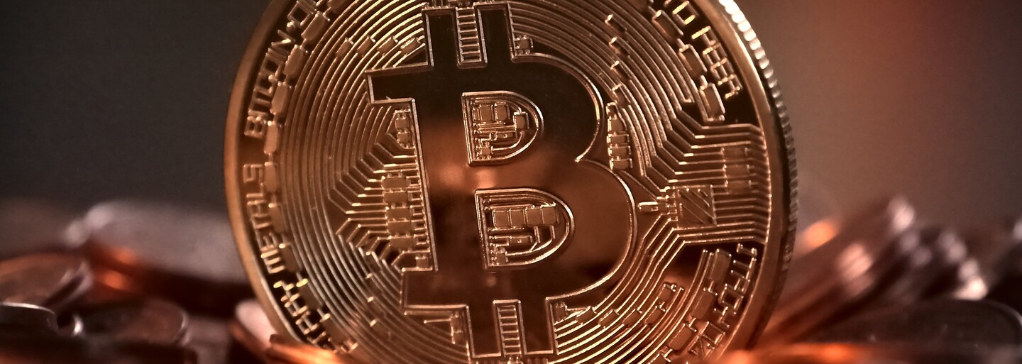 KFC začalo nabízet kyblík za bitcoiny. První várka speciální edice se okamžitě rozprodala