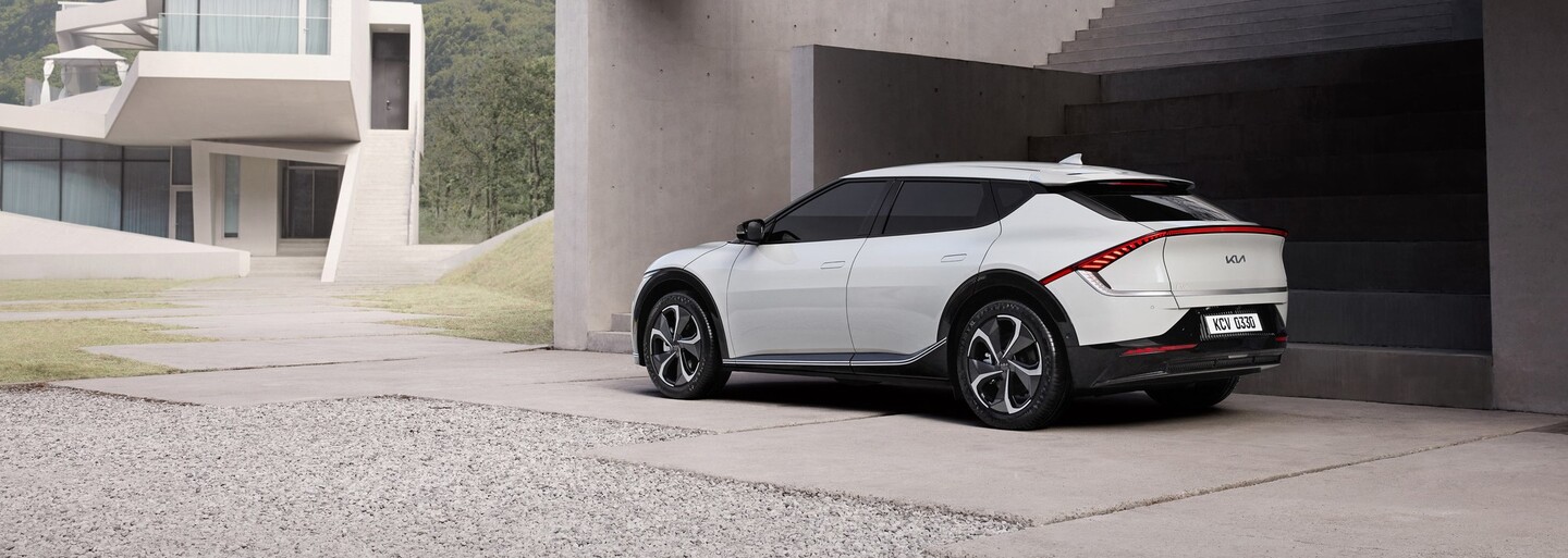 Kia začína novú éru elektromobility osobitným elektrickým portfóliom a úplne novým modelom EV6