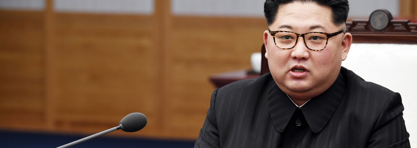 Kim Čong-un zakázal obyvateľom nosiť kožené kabáty. Vraj je to znevažujúce voči jeho osobe