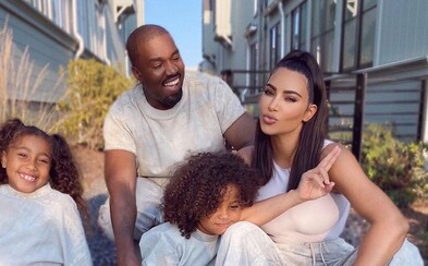 Kim Kardashian prozradila, jak Kanye West překonal koronavirus: Nakazil se, když to ještě nikdo neznal, bylo to strašidelné Kim Kardashian prozradila, jak Kanye West překonal koronavirus: Nakazil se, když to ještě nikdo neznal, bylo to strašidelné