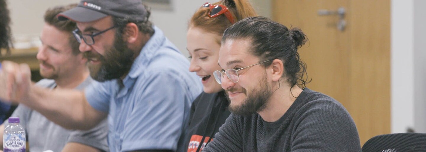 Kit Harington plakal, keď sa dozvedel, že zabije Daenerys. Dokument o 8. sérii GoT si pre seba kradne Vladimír Furdík