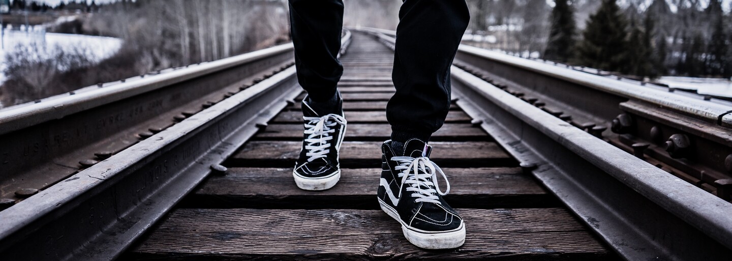 Klasika, ktorá nikdy neomzrí? Tenisky značky Vans dajú tvojmu outfitu nový rozmer