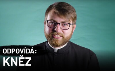 Kněze Františka jsme se zeptali na vše, co tě o jeho práci zajímalo (VIDEO)