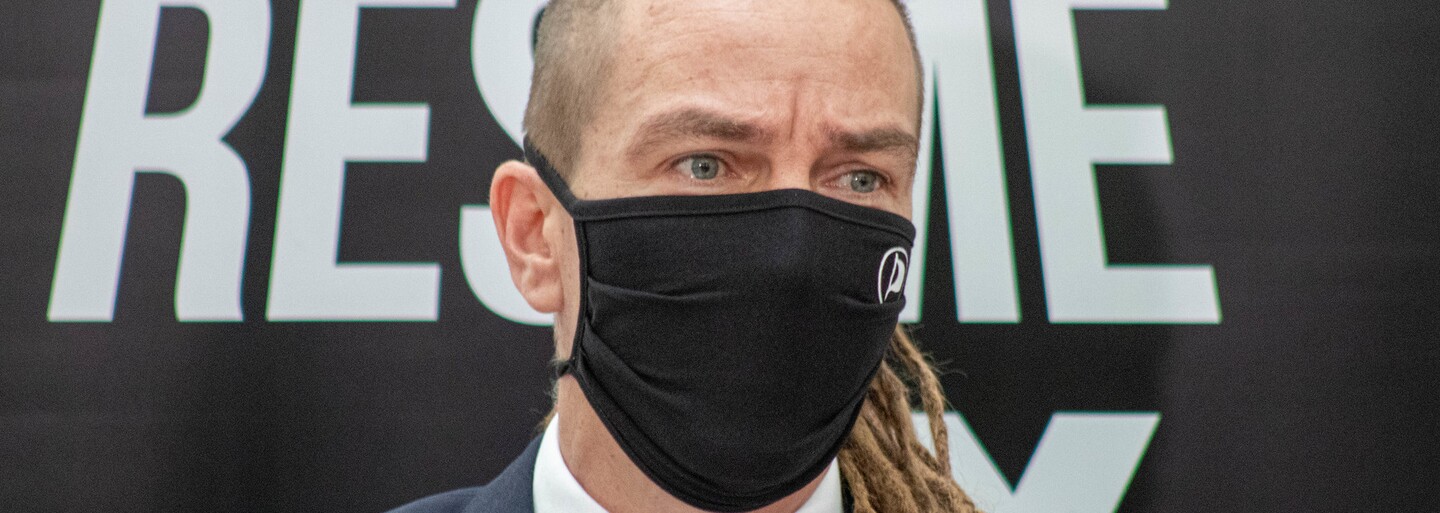 Koalice Pirátů a STAN první, ANO druhé. ČSSD by se do Sněmovny nedostala