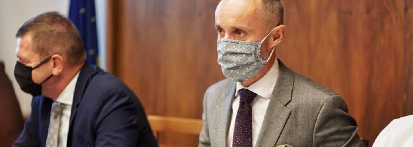 Koalícia má o ďalšieho poslanca menej. Vystupuje z nej Tomáš Valášek zo strany Za ľudí