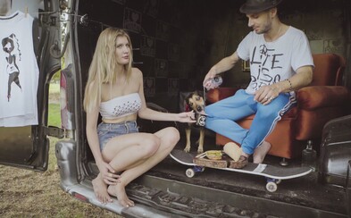 Kočovnícke fotky, ktoré sa hýbu. Pozrite si jedinečný, pohyblivý lookbook od Life is Porno Kočovnícke fotky, ktoré sa hýbu. Pozrite si jedinečný, pohyblivý lookbook od Life is Porno