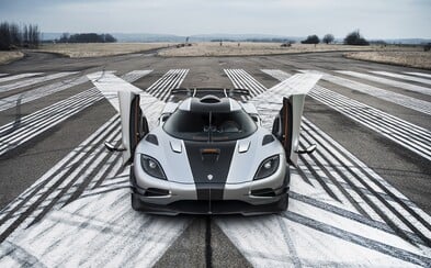 Koenigsegg prekonáva modelom One:1 vlastné svetové rekordy: 0-300-0 km/h pod 18 sekúnd bez rúk na volante! Koenigsegg prekonáva modelom One:1 vlastné svetové rekordy: 0-300-0 km/h pod 18 sekúnd bez rúk na volante!
