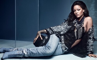 Kolekce extravagantních bot Rihanna x Manolo Blahnik Denim Desserts se dostává do prodeje Kolekce extravagantních bot Rihanna x Manolo Blahnik Denim Desserts se dostává do prodeje