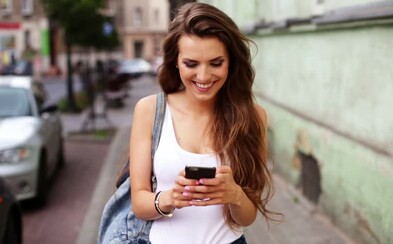 Koľkokrát za deň si skontrolujeme smartfón? Viac než tretina bežných ľudí môže byť na telefónoch závislá Koľkokrát za deň si skontrolujeme smartfón? Viac než tretina bežných ľudí môže byť na telefónoch závislá
