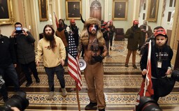 KOMENTÁŘ: Co se stalo v USA aneb jak útok na Kapitol změní Ameriku
