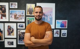 Komik Fero Joke: Pride je u nás potrebný. Akonáhle tam nabehne niekto polonahý, len tým pokazí celý dojem (Rozhovor)