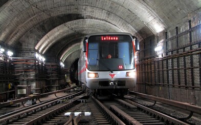 Konec bezplatné Wi-Fi v metru. Praha jej plánuje pokrýt mobilním signálem do roku 2022 Konec bezplatné Wi-Fi v metru. Praha jej plánuje pokrýt mobilním signálem do roku 2022