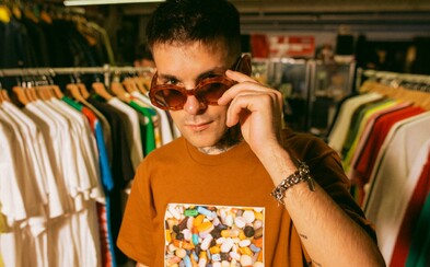 Konex má na sobě pouze FRESH GEAR, když dává pull up na stage, což potvrzují i kluci z MOST WANTED Konex má na sobě pouze FRESH GEAR, když dává pull up na stage, což potvrzují i kluci z MOST WANTED