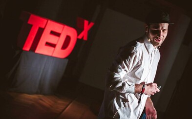 Konferencia TED sa veľmi rýchlo stala celosvetovo uznávanou. Tentokrát zavíta do Bratislavy, kde pozýva nielen stredoškolákov Konferencia TED sa veľmi rýchlo stala celosvetovo uznávanou. Tentokrát zavíta do Bratislavy, kde pozýva nielen stredoškolákov