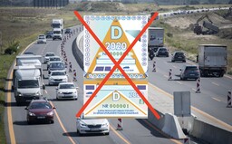 Koniec diaľničným známkam? Od budúceho roka majú vodiči jazdiť bezplatne, chýbajúce peniaze však pôjdu zo štátneho rozpočtu