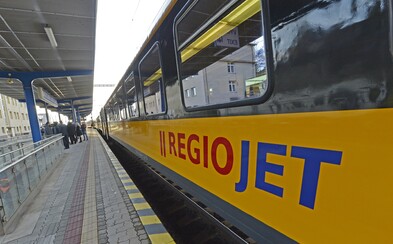 Koniec trápenia sa vo vlakoch ZSSK? Na trať medzi Bratislavou a Žilinou sa vráti RegioJet Koniec trápenia sa vo vlakoch ZSSK? Na trať medzi Bratislavou a Žilinou sa vráti RegioJet