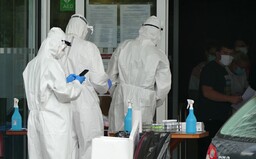 Koronavírus mutuje, onedlho mu možno nezabránia ani rúška a hygienické návyky