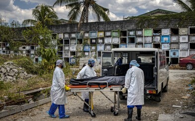 Koronavirus se prý může přenášet i z mrtvých těl. V Thajsku takto zemřel soudní lékař Koronavirus se prý může přenášet i z mrtvých těl. V Thajsku takto zemřel soudní lékař