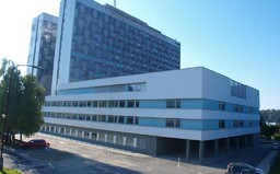 Koronavírus: V Banskej Bystrici zatvorili pľúcne oddelenie, personál je v karanténe. Pacientka zamlčala epidemiologickú anamnézu