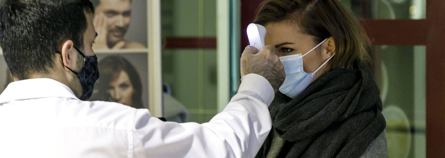 KORONAVIRUS: V Česku přibylo přes 28 tisíc nově nakažených, zhruba o 18 tisíc méně než před týdnem