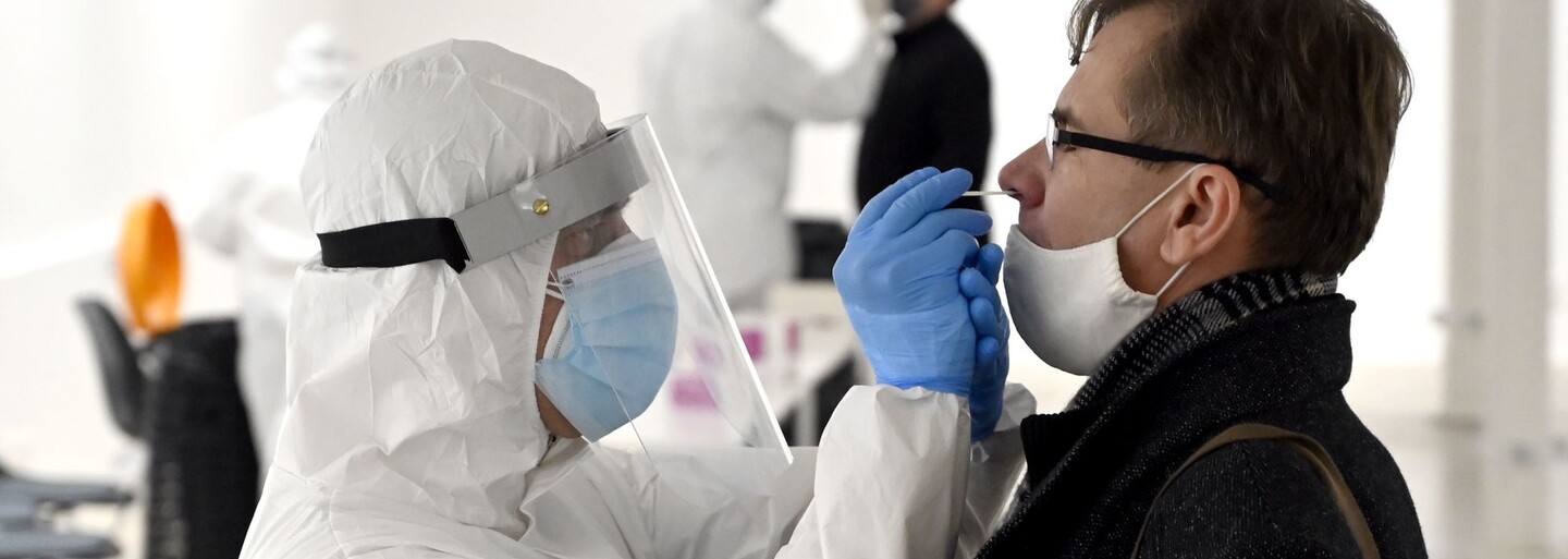 KORONAVIRUS: Za středu přibylo 50 674 nově nakažených