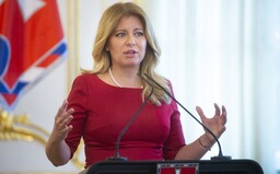 Koronavírus zničil program Zuzany Čaputovej, ktorá je v domácej karanténe. Zamestnanec jej kancelárie sa stretol s nakazeným