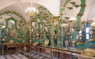 Krádež historickej zbierky v hodnote miliardy eur: Zlodeji vyrabovali drážďanskú klenotnicu Krádež historickej zbierky v hodnote miliardy eur: Zlodeji vyrabovali drážďanskú klenotnicu