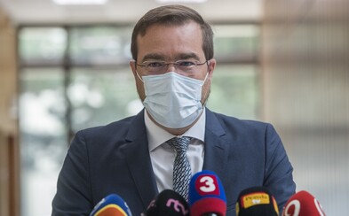 Krajčí podáva trestné oznámenie v súvislosti s konšpiračným webom: Zarábať na strašení verejnosti lacnými lžami je ľudsky odporné Krajčí podáva trestné oznámenie v súvislosti s konšpiračným webom: Zarábať na strašení verejnosti lacnými lžami je ľudsky odporné