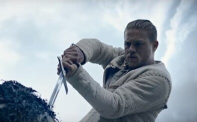 Král Artuš se v epickém traileru s mamuty a středověkými bitvami plnými krve pokusí sjednotit lid a svrhnout tyrana Král Artuš se v epickém traileru s mamuty a středověkými bitvami plnými krve pokusí sjednotit lid a svrhnout tyrana