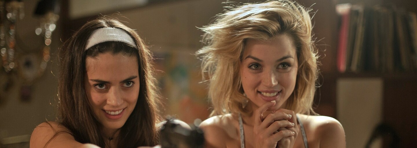 Ana de Armas si bude v erotickém thrilleru s Benem Affleckem střídat milence