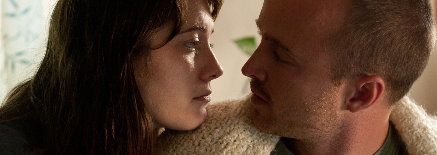 Kráska Mary Elizabeth Winstead a Aaron Paul si zahrajú v dráme o priateľstve kriminálnika na úteku a nepočujúceho chlapca