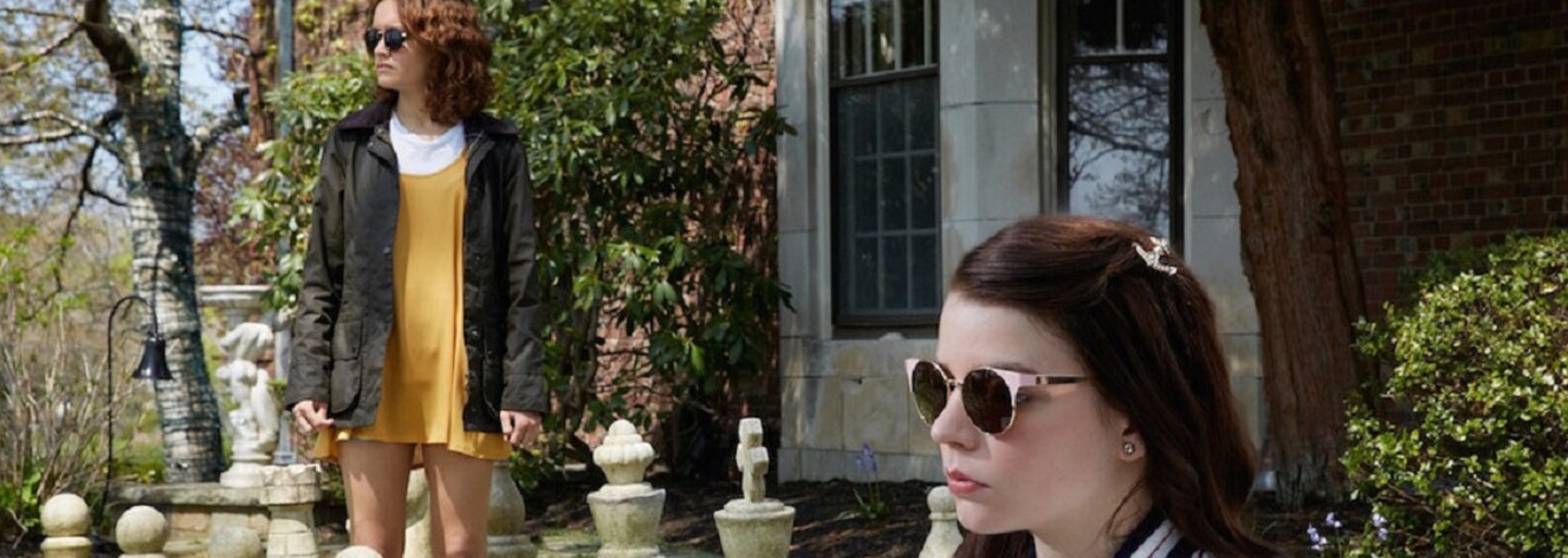 Krásky Anya Taylor-Joy a Olivia Cooke v Thoroughbreds rozohrávajú čierno-humorné absurdné divadlo s vražednými úmyslami (Recenzia)