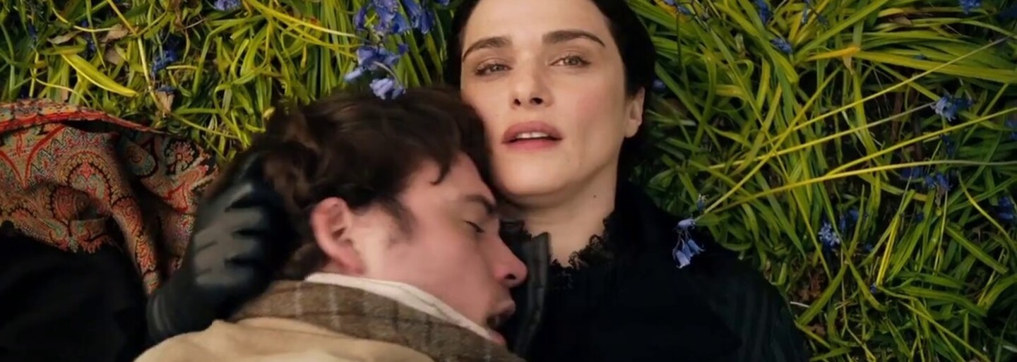 Krásna vdova podozrivá z vraždy v podaní Rachel Weisz si omotáva okolo prsta mladého šľachtica v historickom psychothrilleri My Cousin Rachel