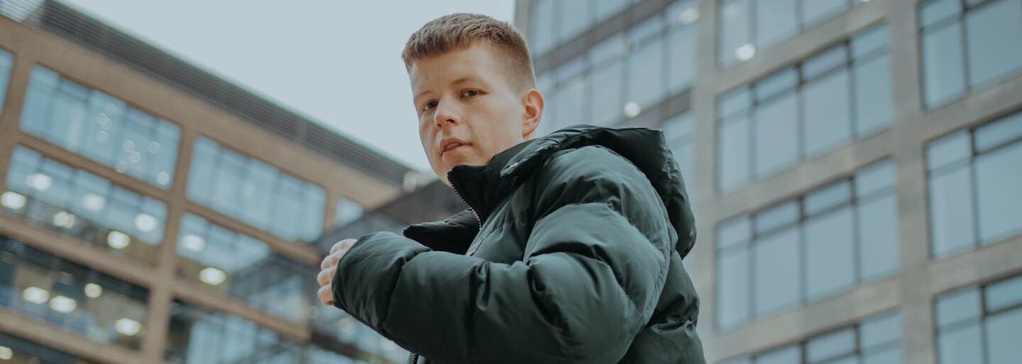 Kreativita je o tréninku. Prostě si sedni a začni tvořit, radí mladým producentům brněnský DEYNYEL