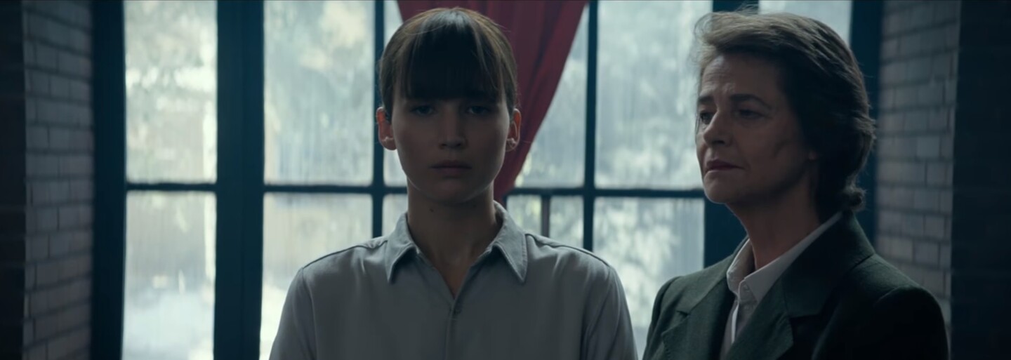 Kto podľahne telu Jennifer Lawrence, stane sa jej obeťou. V sexy thrilleri Red Sparrow sa z nej totiž stala nebezpečná špiónka