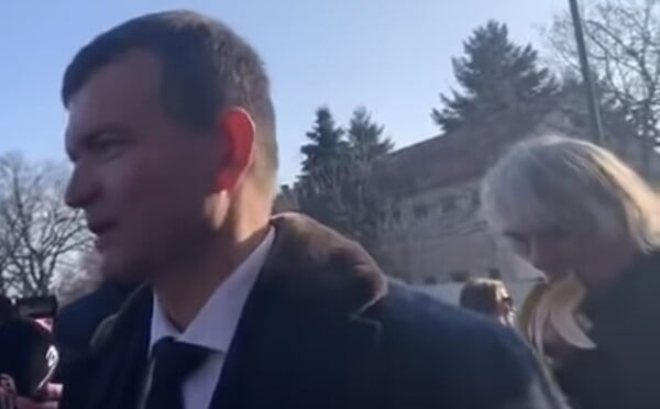 Kto si uťahoval z Jaroslava Haščáka, kým odpovedal na otázky novinárov? Na videu pred celým Slovenskom pripomenul kauzu Gorila
