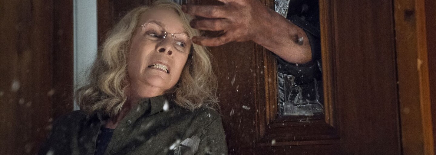 Kultový vrah Michael Myers uteká z väzenia a chystá sa na svoje staronové obete. V novom Halloweene bude tiecť krv potokom