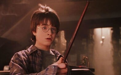 Kousek magie z Bradavic u tebe doma: Audiokniha Harry Potter a Kámen mudrců je dostupná online zdarma Kousek magie z Bradavic u tebe doma: Audiokniha Harry Potter a Kámen mudrců je dostupná online zdarma