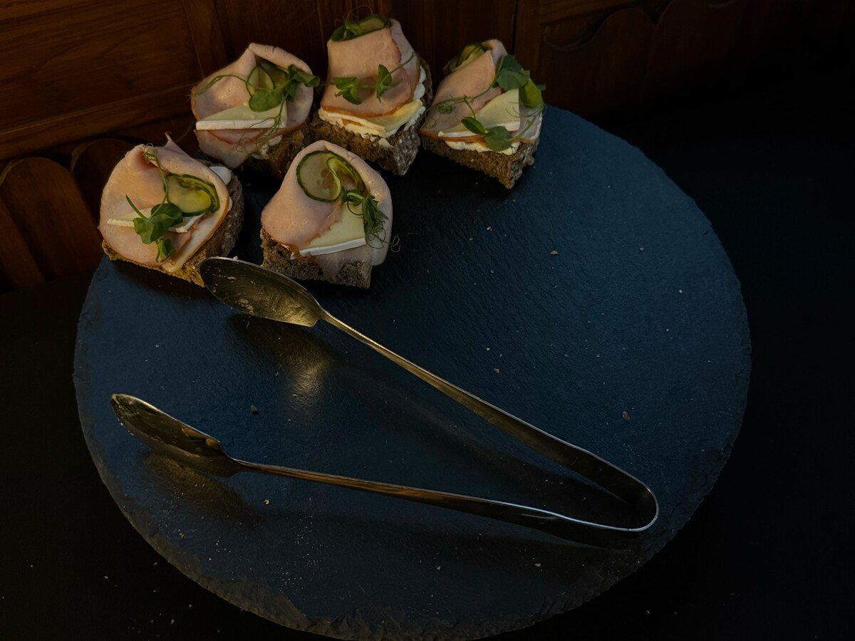 Catering ve štábu Pirátů.