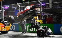 Kvalifikace F1: Hororová nehoda Schumachera, nejrychlejší Pérez a selhání Hamiltona