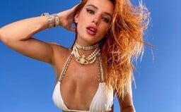Kvôli milionárke Belle Thorne mení OnlyFans pravidlá. Ženy, ktoré sa živia nahotou, sa búria