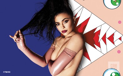 Kylie Jenner se bez podprsenky pouze v latexu objevuje na bizarních fotkách pro magazín Complex Kylie Jenner se bez podprsenky pouze v latexu objevuje na bizarních fotkách pro magazín Complex