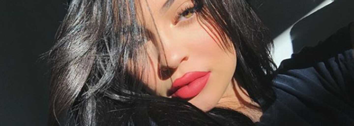 Kylie Jenner stratila svoje ikonické pery. Nechala si z nich odstrániť výplne