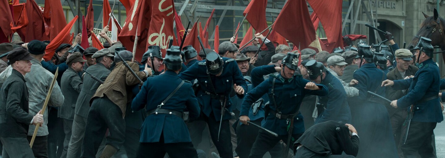 Lacný sex, chudoba a každodenný boj o prežitie. Spoznajte skutočný Berlin zo začiatku 20. storočia v seriáli Babylon Berlin