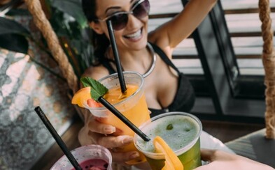 Ľadový jahodový mix či espresso tonic. Fresh drinky si pripravíš aj doma Ľadový jahodový mix či espresso tonic. Fresh drinky si pripravíš aj doma