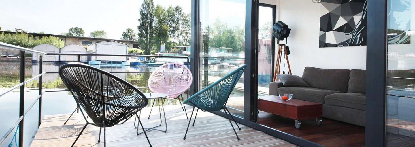 Láka ťa život na vode? V Prahe si môžeš kúpiť houseboat za necelých 160-tisíc