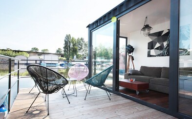 Láká tě život na vodě? V Praze si můžeš koupit houseboat za necelé 4 miliony Láká tě život na vodě? V Praze si můžeš koupit houseboat za necelé 4 miliony